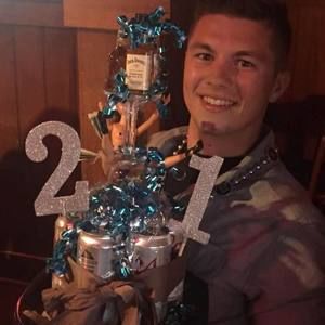 Meet your Posher, Cade